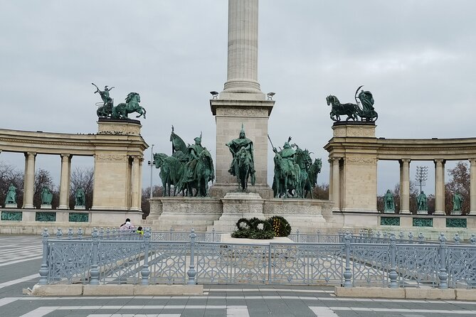 Historical and Cultural Walking Tour in Budapest - Buda Castle and the Chain Bridge Connection