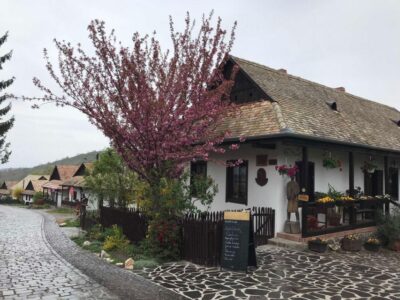 Hollókő Ethnographic Village: Day Tour from Budapest - Getting There From Budapest: Pickup Options and the 80-Minute Ride