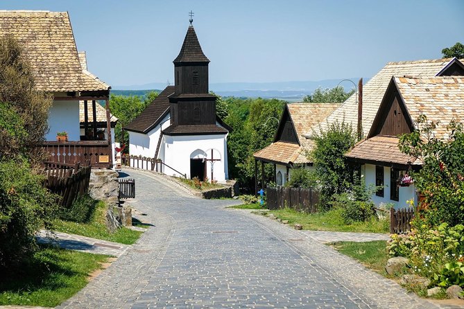 HOLLÓKŐ UNESCO World Heritage site + Eger Castle Private guided tour - Eger town square vibes and guided time for wandering