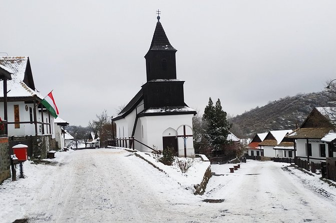 HOLLÓKŐ UNESCO World Heritage site + Eger Castle Private guided tour - Bull’s Blood wine: how to shop for a bottle without overthinking it