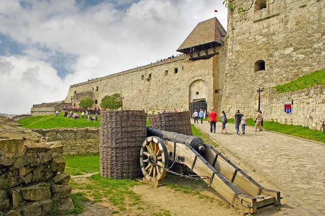 Home to Bull's Blood red wine! Eger with winetaste private tour - Key highlights before you go