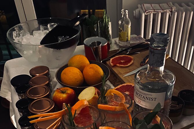 Hungarian Gin and Tonic Tasting and Workshop - Meeting at Harcsa Street and settling in fast