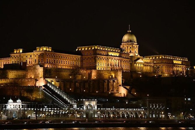 Hungarian History Walking Tour with food tasting - Key highlights at a glance