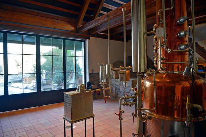 Hungarian pálinka distillery visit and tasting - Logistics that matter: meeting point, English, and getting there