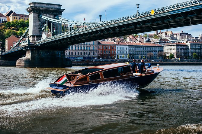 Luxurious, private day cruise with a waterlimousine to Szentendre - A water limousine on the Danube: what luxury feels like