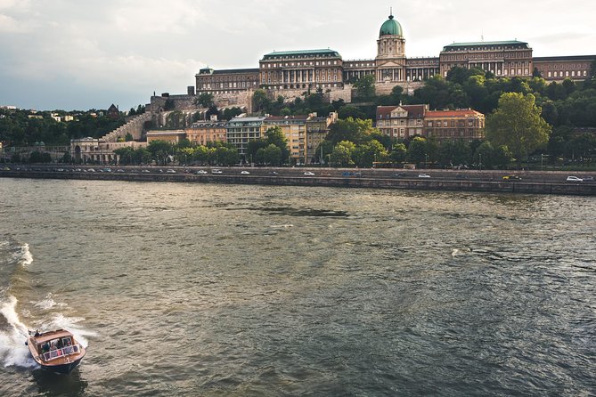 Luxurious, private day cruise with a waterlimousine to Szentendre - Price and value: where the money actually goes