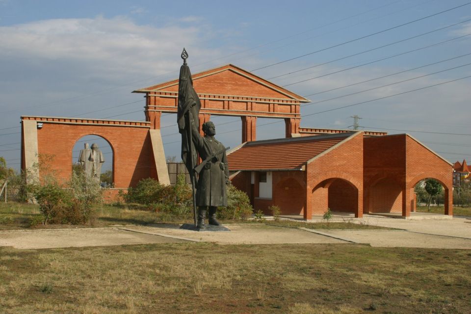 Memento Park: Official Guided Tour with Entry Ticket - Stalin’s Grandstand: Hidden Rooms, Power, and How the Site Communicates