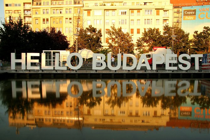 Orientation walk in Budapest - Pickup, meeting point, and the logistics that affect your mood