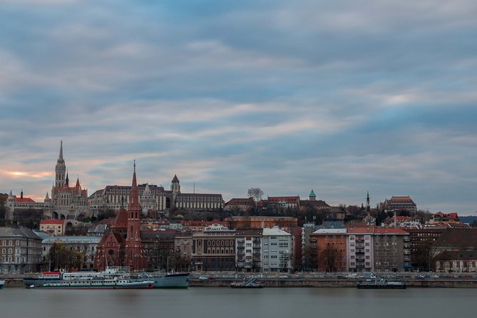 Orientation walk in Budapest - Liberty Square (Szabadság tér): city planning as a sightseeing tool