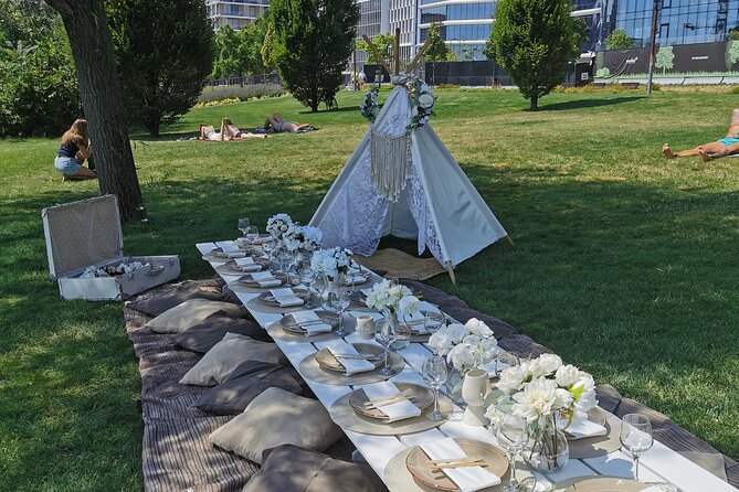 Picnics experience in Hungary - Board games and music: fun that doesn’t require effort