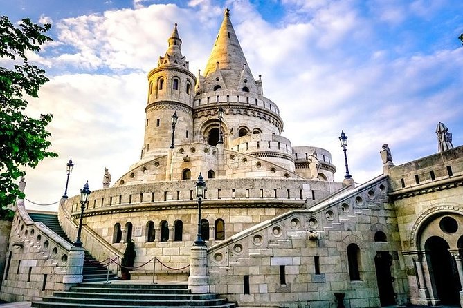 Private 4 Hours Budapest city tour and 3 hours Széchenyi thermal spa relax - A private day that actually covers the classics