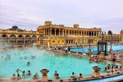 Private 4 Hours Budapest city tour and 3 hours Széchenyi thermal spa relax - Starting at 9:00 with pickup that saves your energy