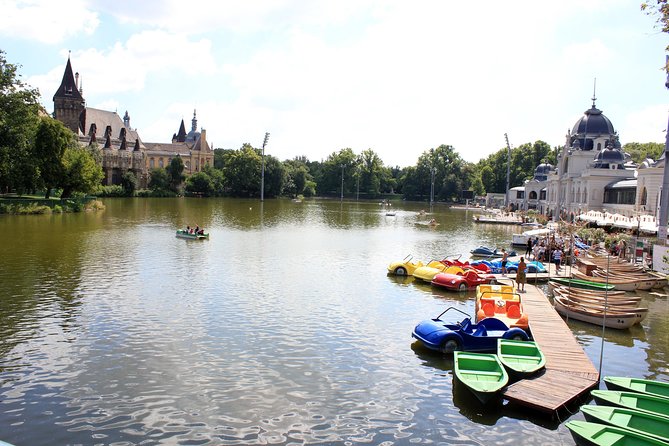Private Budapest All In One Walking Tour with Strudel Stop - Heroes’ Square and Vajdahunyad Castle: statues, symbolism, and a history lesson in 40 minutes