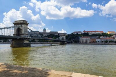 Private city tour by van - What You See on Andrassy Avenue (and Why 25 Minutes Is Enough)