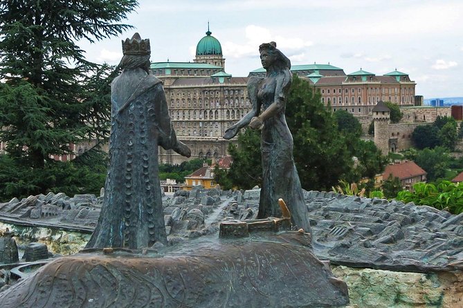 Private City Tour in Budapest 6 hours - Kossuth Lajos Square and the Parliament look