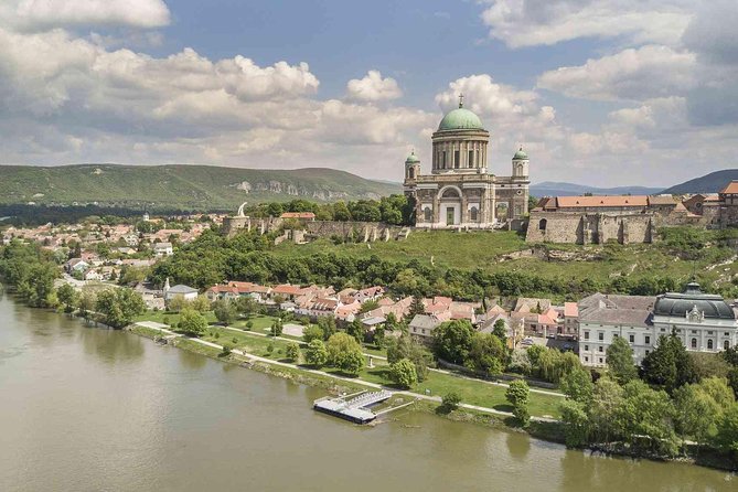Private Danube Bend Experience with a comfortable air conditioned car - A Danube Bend Day That Feels Like a Slow Drive with Stops