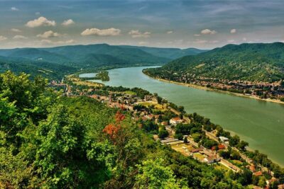 Private Danube Bend Experience with a comfortable air conditioned car - Price, Time, and Why This 8-Hour Format Works