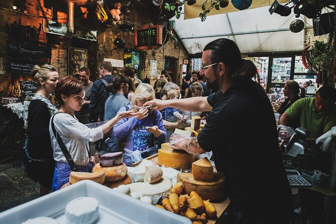 Private Jewish Heritage Tour of Budapest with Local Expert - Fröhlich Patisserie flódni and other named treats