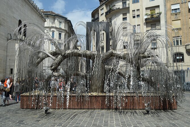 Private Walking Tour in The Jewish District Budapest - District VII today: where the past meets how people live now