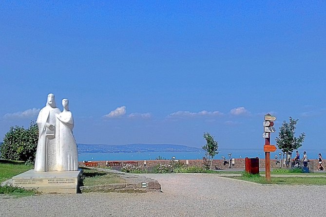 See the Hungarian Sea: Lake Balaton - Meeting in Budapest and staying comfortable for the whole day