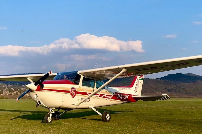 Sightseeing flight over Budapest - Value for money: why $603.44 per group can work