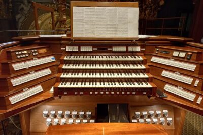St.Stephen's Basilica: Grand Organ Concert & Ticket - The console close-up: why this part changes how you listen