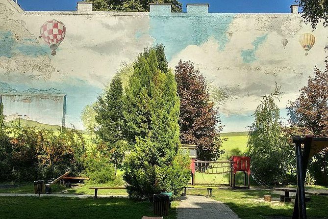 Street Art Tour Budapest - Why this street art walk works in the Jewish Quarter
