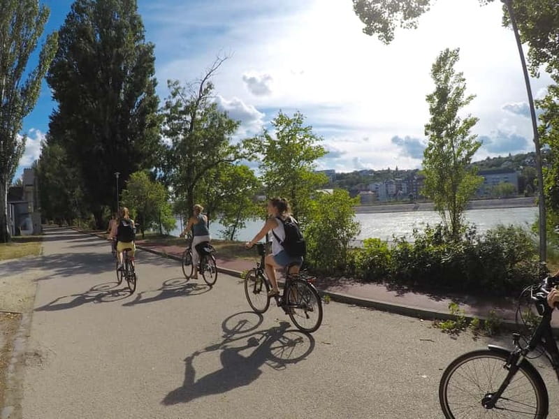 Szentendre Bike & Train Tour by Budapest Bike Breeze - Lunch and food tasting: lángos as a main character
