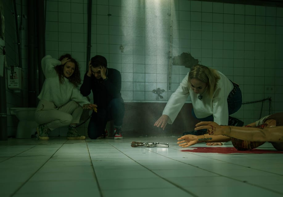 The Real Saw | Escape Room by PÁNiQ SZOBA - The set and scare factor: darkness, props, and mood