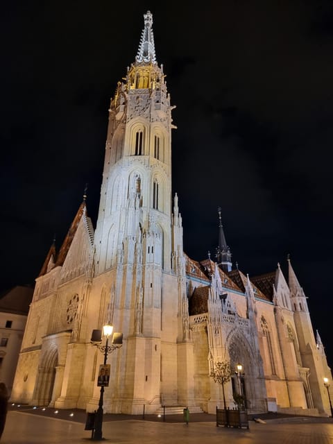 True Crime Walking Tour in the Buda Castle district - Stop 1: Matthias Church—why this pause hits so hard