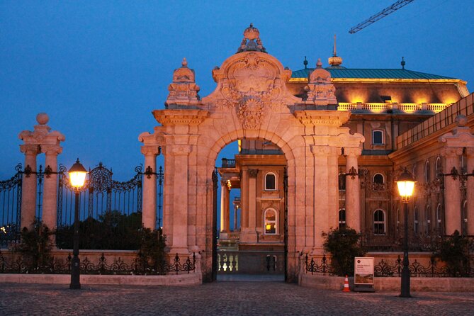 True Crime Walking Tour in the Buda Castle district - Stop 4: Buda Hill Funicular area—where the story ends and movement starts