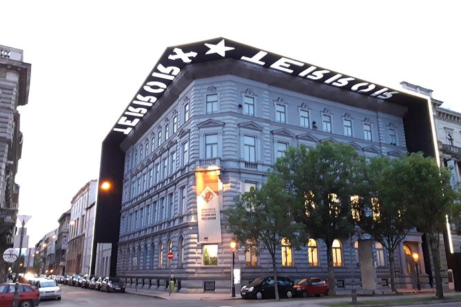 Unique city walk with legends - Book Cafe and Lotz Terem: when the walk turns into a calmer pause