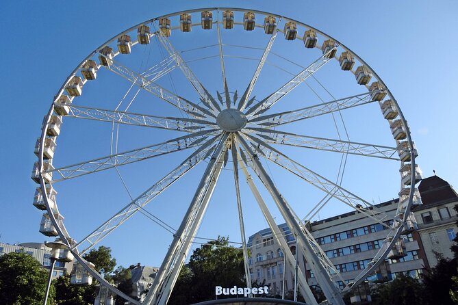 Walking Tour Budapest incl. the Shoes on the Danube Bank - Little Princess Statue and Gresham Palace: quick legends and famous façades