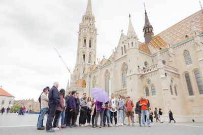 Walking tour in the Buda Castle incl. Fisherman's Bastion - St Stephen’s statue: quick pause, big meaning